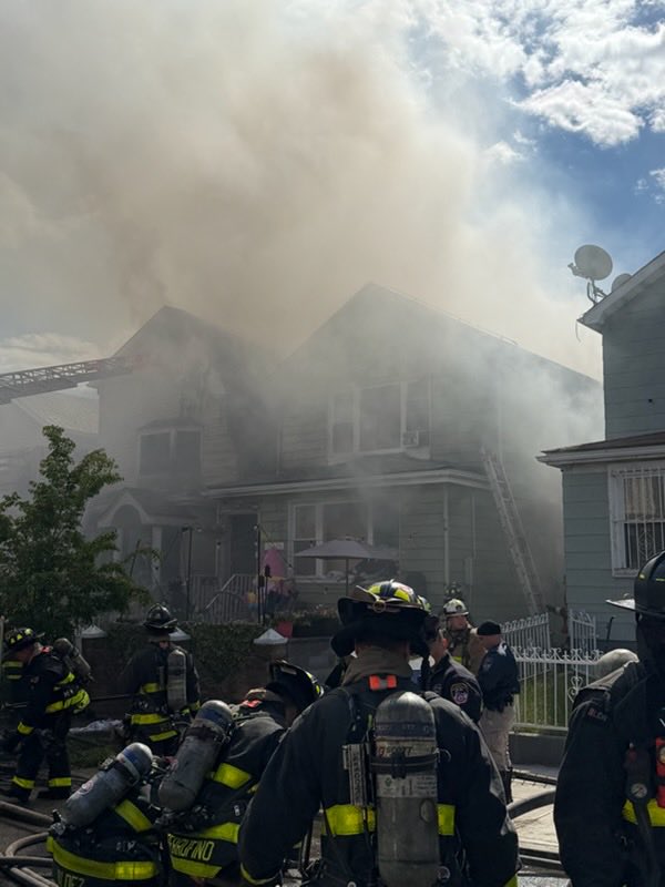 HAPPENING NOW: FDNY units are operating at a 4-alarm fire on 93rd Street in Queens.