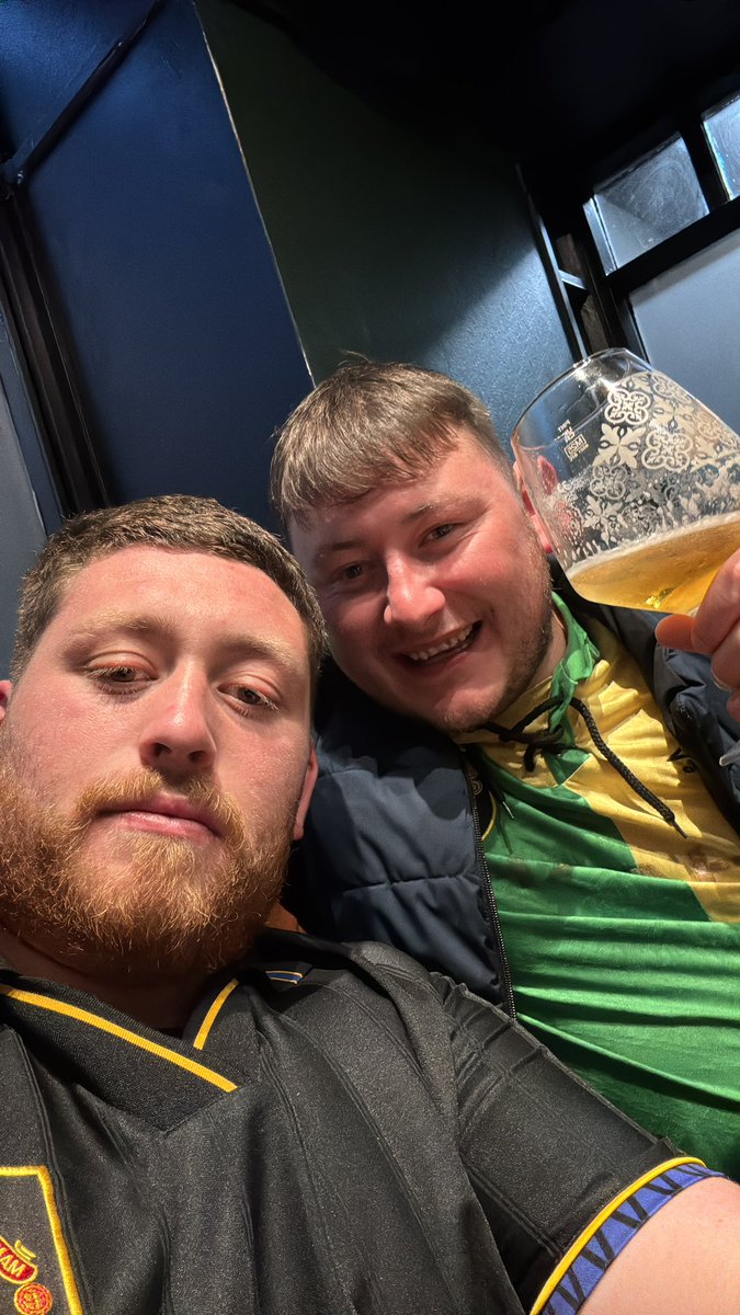 MckennaUltan's tweet photo. @MUFCSligoBranch  nice kick about with the lads today @PaulMck52071852 https://t.co/YQDIUCFxkS