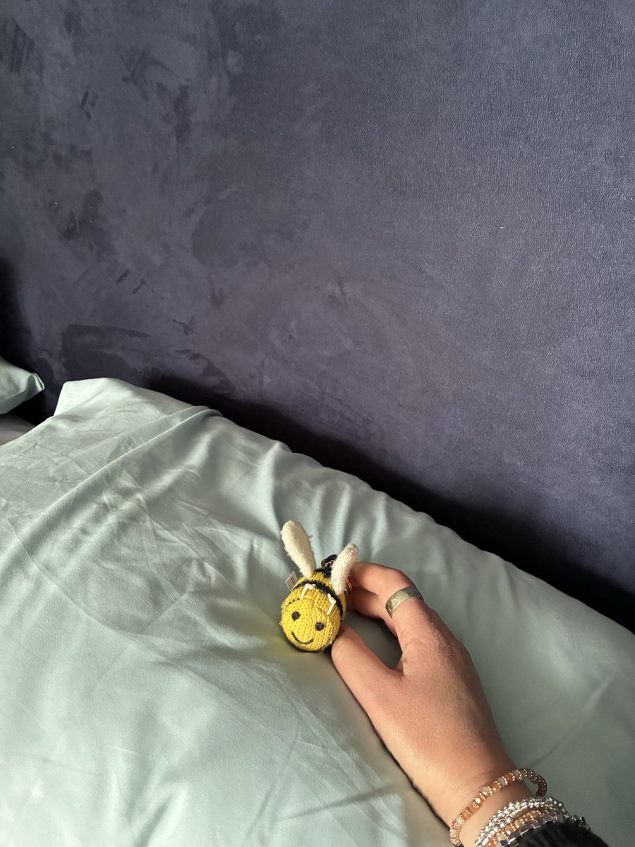 BeeW1234's tweet image. Last nite da Hooms woz at a Murder Mystery Evening! It woz a lorra lorra fun 🤩!! Bernie 🐝 came along too :) #party #fancydress #funtimes