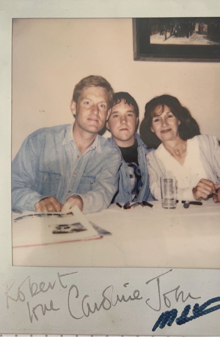 mrrobertbrendan's tweet image. Found this the other day. One of the very first conventions I went to… one day event at Heathrow if I remember correctly. Would have been 1996 based on my McGann tee! Mark Strickson and Caroline John #doctorwho