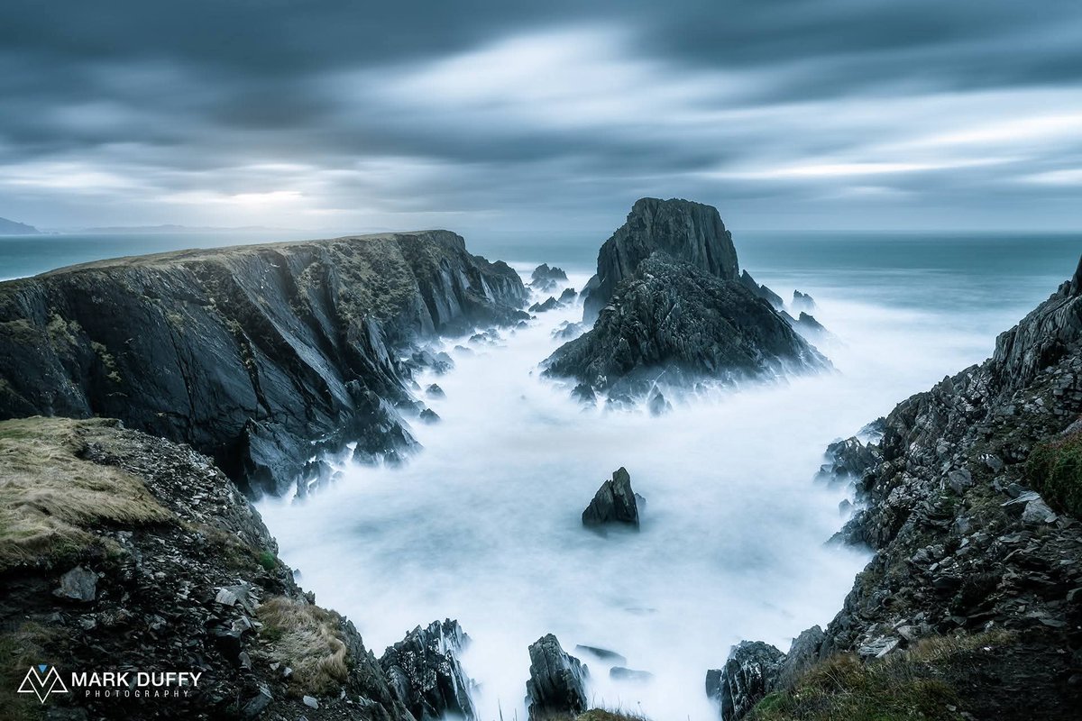 ThisIsIreland3's tweet image. 📍Conditions are everything in photography. Here is Malin Head, Co. Donegal, the most northerly point of Ireland 🇮🇪
2 different nights, 3 completely different photos 🏞️

Which is your favourite, which would you chase after?

📸 Mark Duffy Photography

#Donegal #Ireland #Malinhead