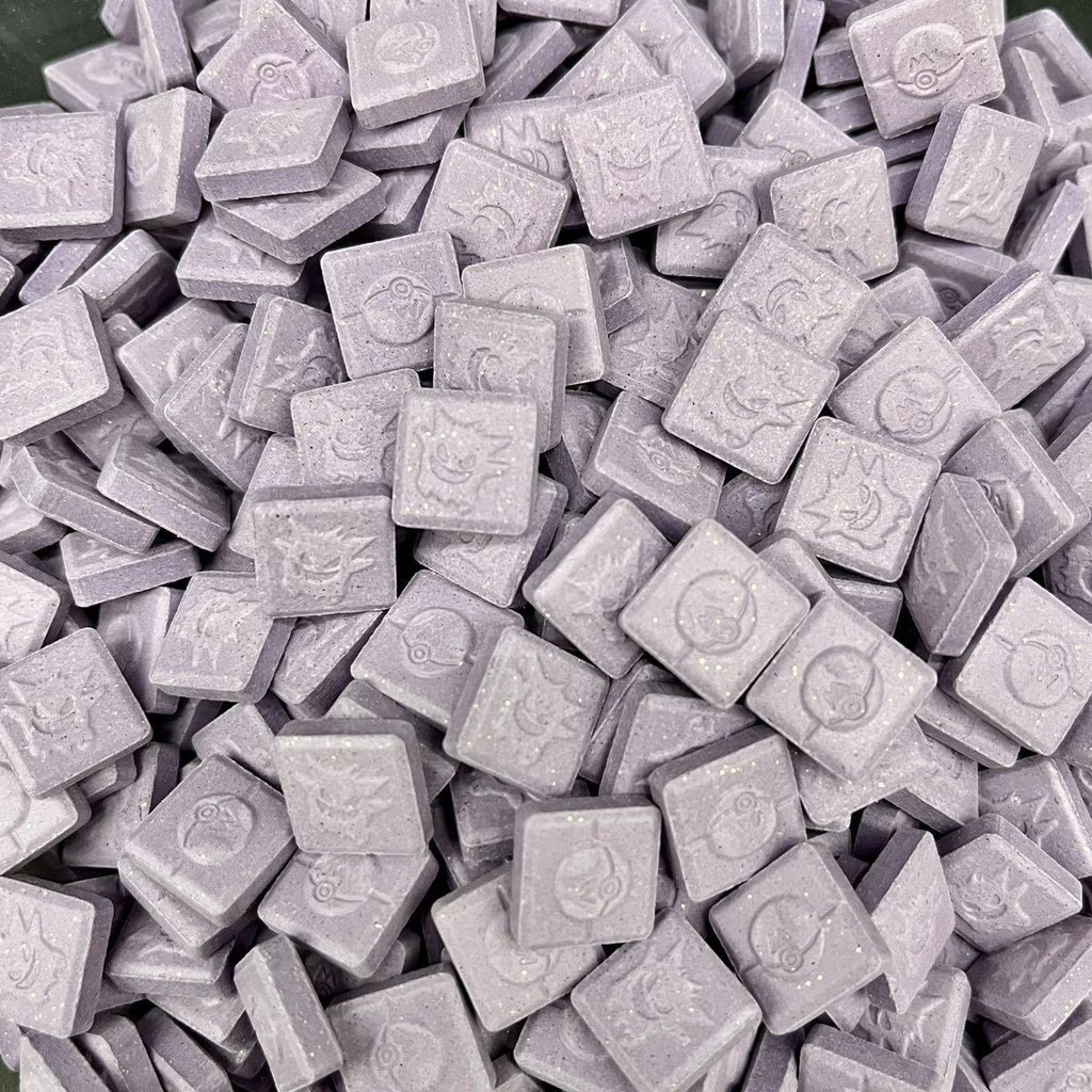 psychedelic_bay's tweet photo. MDMA increases the release of serotonin, dopamine, and norepinephrine while inhibiting their reuptake. This produces euphoria, heightened empathy, and stimulation.
Typical effects (onset 30–60 minutes, peak 1–3 hours, total duration 3–6 hours):
Intense euphoria and well-being. https://t.co/kp6cJALo6v