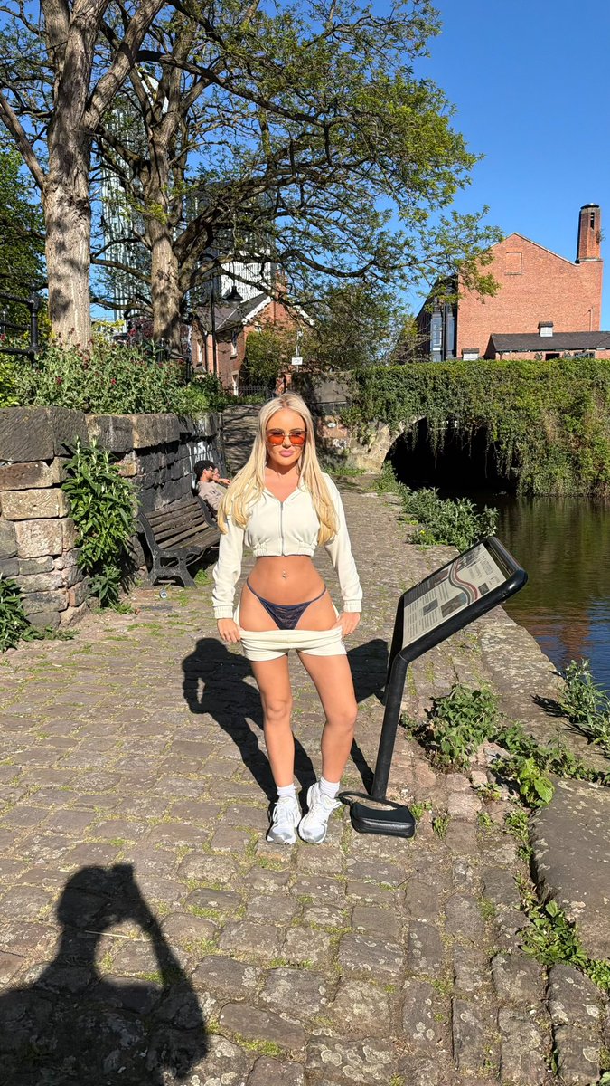 Belle Olivia tweet media