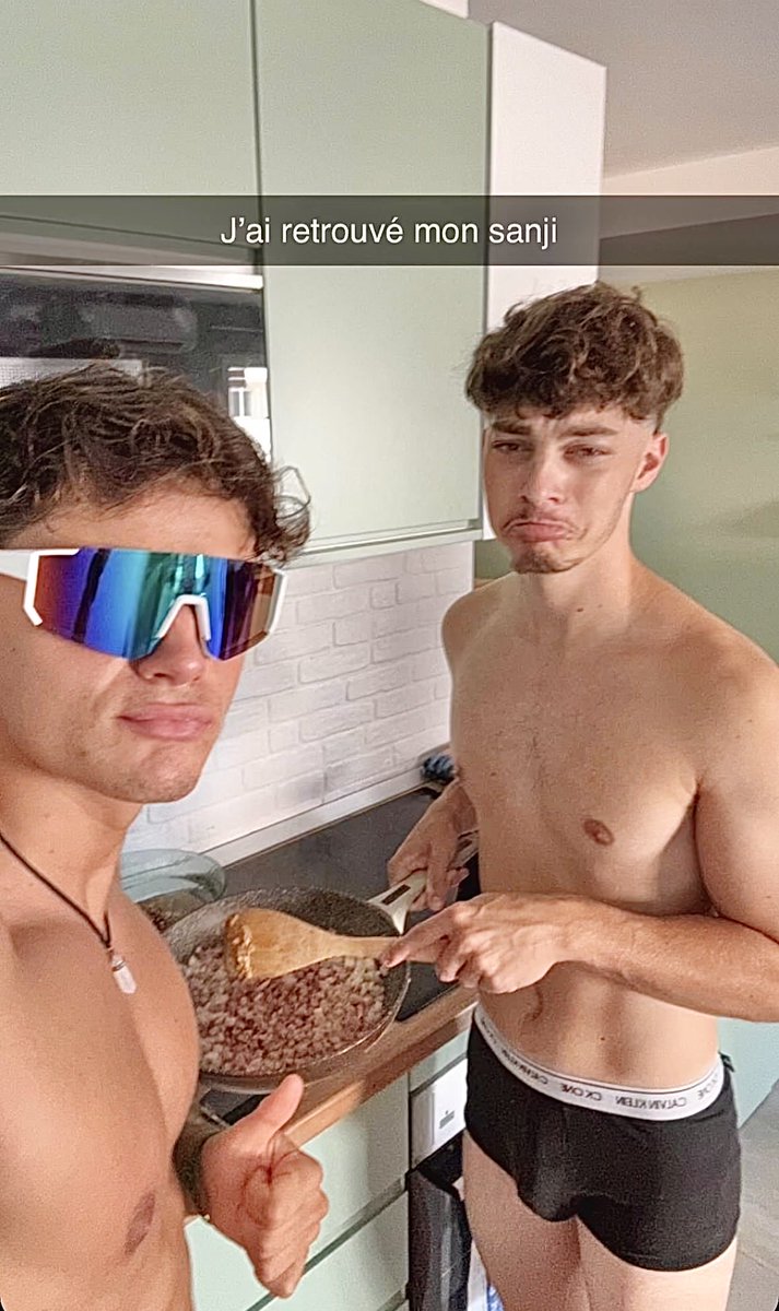 Nudegay001's tweet photo. Helix le pote de Larzize Matteo 😋 https://t.co/hrvdUFelxi
