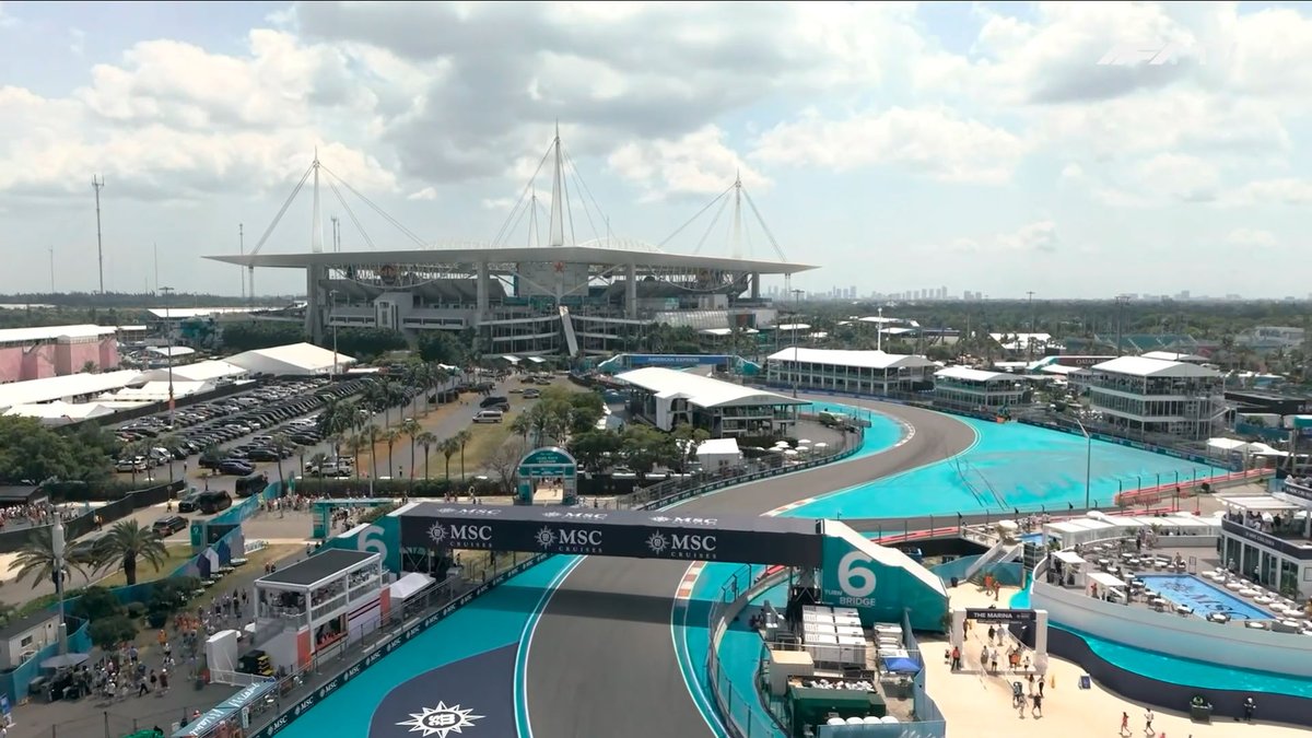 Kondisi Miami satu jam setelah race. Malah makin panas wkwkwk