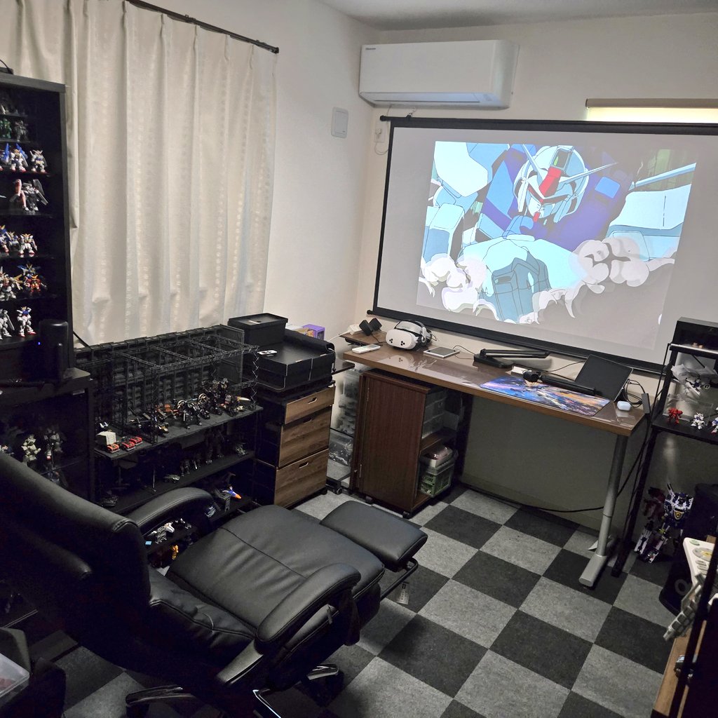 やりたいことを趣味部屋で行いたいのでまた模様替え

ホビーのショールーム
リモートデュエル
ホームシアター
VRchat
全て出きるようにしてみました
