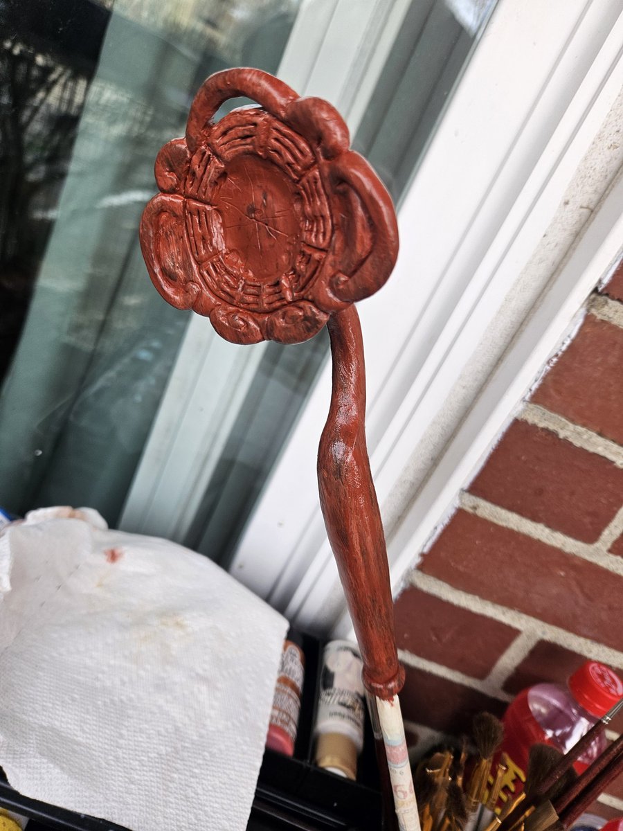 BlackUniGryphon's tweet image. 🪄☯️🧙‍♀️🧙🏾‍♂️ My #CustomMade #DIY #WIP #wand #WizardingWorld #Taoist #HarryPotter #sculpy #sculpture #CustomDesign #art #project #ArtProject #painting