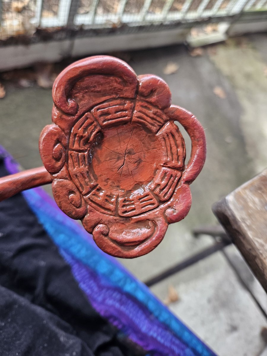 BlackUniGryphon's tweet image. 🪄☯️🧙‍♀️🧙🏾‍♂️ My #CustomMade #DIY #WIP #wand #WizardingWorld #Taoist #HarryPotter #sculpy #sculpture #CustomDesign #art #project #ArtProject #painting