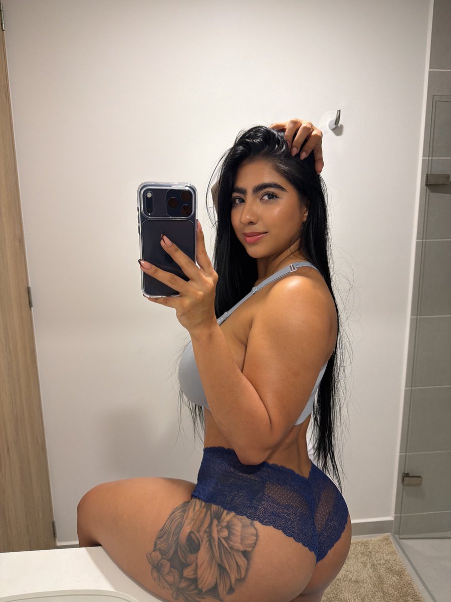Bella Torres tweet media
