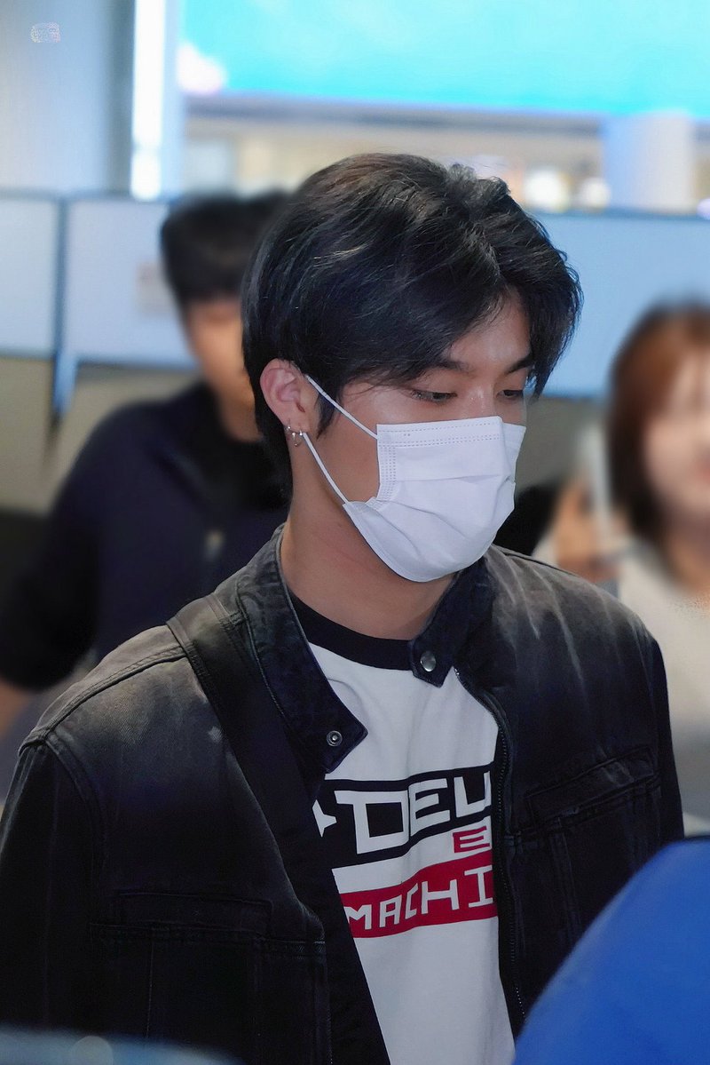 hourly dowoo tweet media