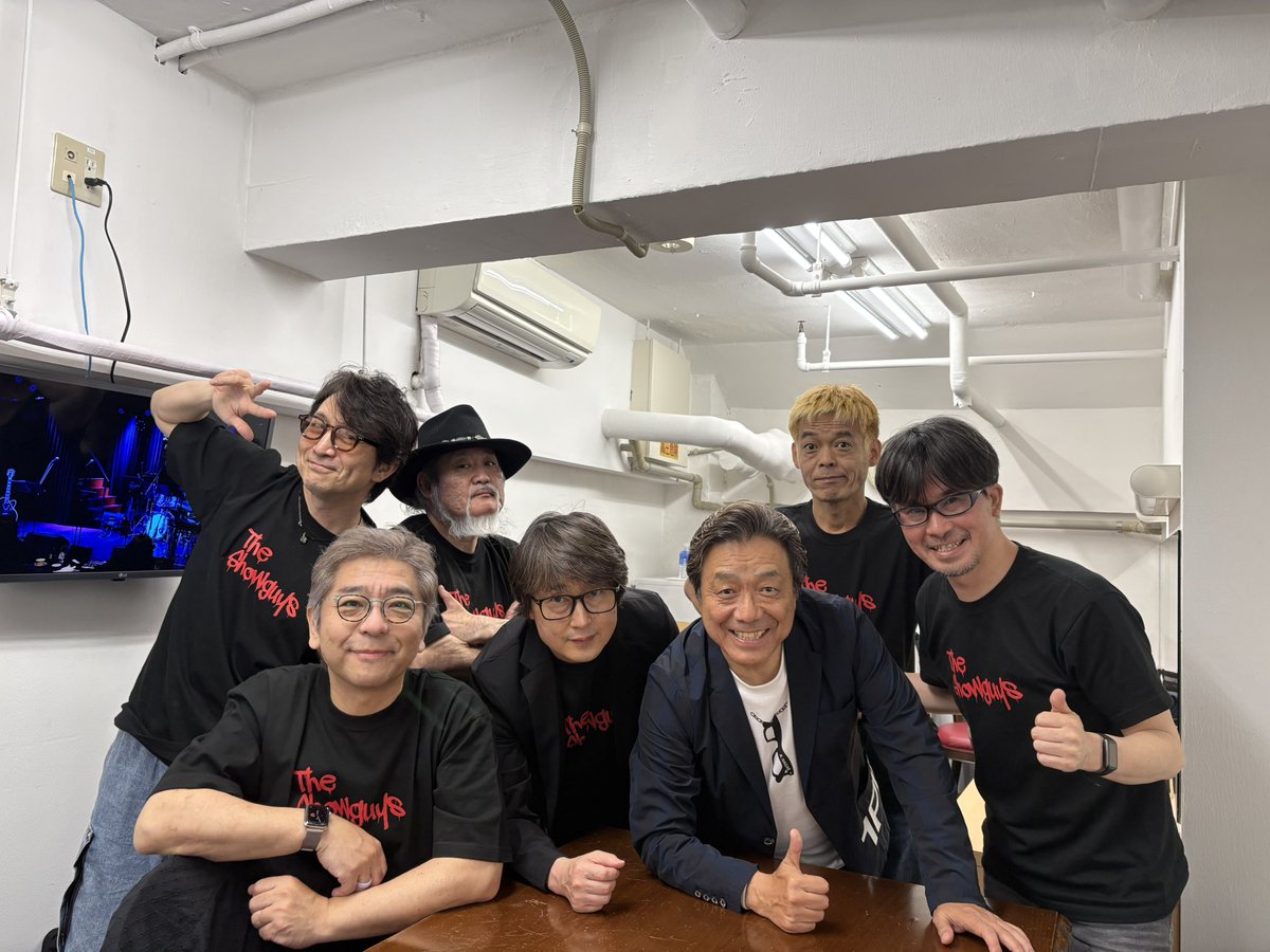 町田まほろ座2日目。
久保田洋司さん、宮崎隆睦さん。
フュージョン、シティポップ、
そしてTHE東南西北の名曲も久しぶりに弾けて嬉しかったな。
宮崎さんの色気艶やかなサックスを聴きながらギターカッディングするのは至高のひととき。ぜいたくだわ。