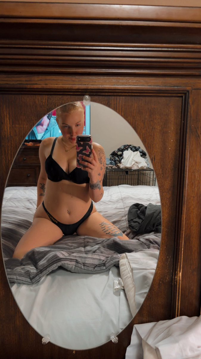 AutBees's tweet photo. Follow my clapper autbees, doing a raffle for next weekend don’t miss out! #clapper #fypシ゚viral #goddess https://t.co/qajLbyVCtr