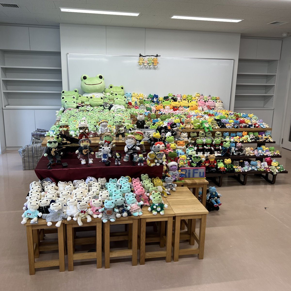 こばやん tweet media