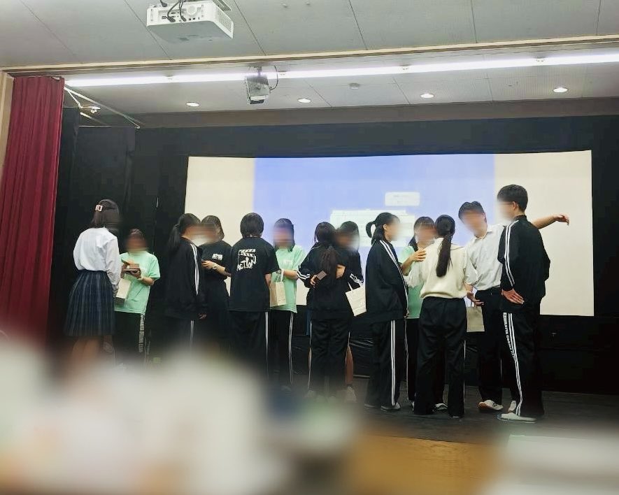 kk_Dramaclub's tweet photo. 5/2(土)、51期卒業公演・引退式を行いました！
 51×52期最後の公演、一生忘れられない舞台となりました。
これにて51期は引退となります。今まで応援してくださった皆様、本当にありがとうございました！

これからの川北演劇部もよろしくお願いします🔥

#高校演劇
#川口北高校
#川北演劇部 https://t.co/G08hW7Cv6r