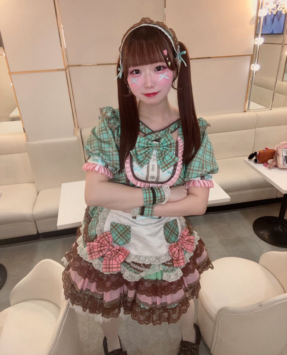 詩花えな tweet media