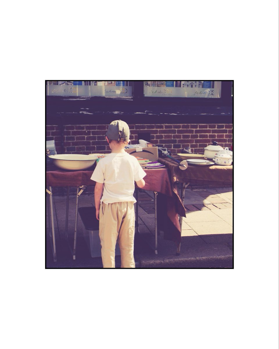 fjjo_gallery's tweet image. • Faversham street photography •

#streetphotography #photo #kentengland #faversham #canoncamera #youngphotographer