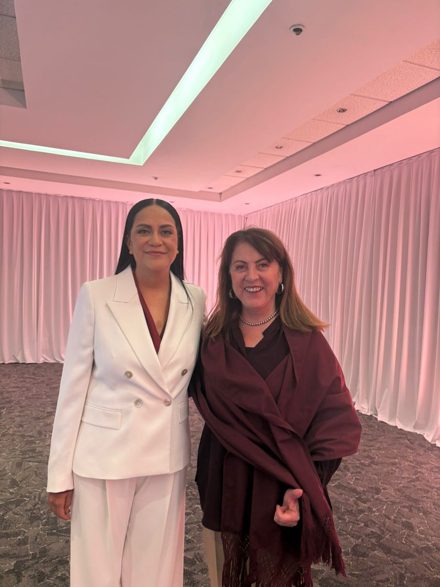 linea_caliente_'s tweet image. #Local | REFRENDA MARGARITA GONZÁLEZ SARAVIA UNIDAD Y FORTALEZA DE MORENA COMO PRIMERA FUERZA POLÍTICA DEL PAÍS

La gobernadora Margarita González Saravia, en su calidad consejera nacional, asistió al Octavo Congreso Nacional Extraordinario de Morena, donde se reafirmó que el