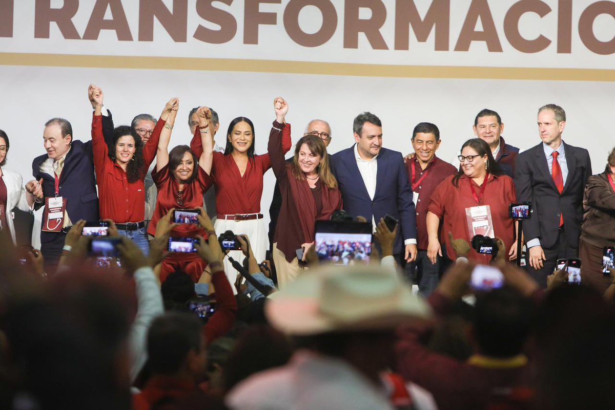linea_caliente_'s tweet image. #Local | REFRENDA MARGARITA GONZÁLEZ SARAVIA UNIDAD Y FORTALEZA DE MORENA COMO PRIMERA FUERZA POLÍTICA DEL PAÍS

La gobernadora Margarita González Saravia, en su calidad consejera nacional, asistió al Octavo Congreso Nacional Extraordinario de Morena, donde se reafirmó que el