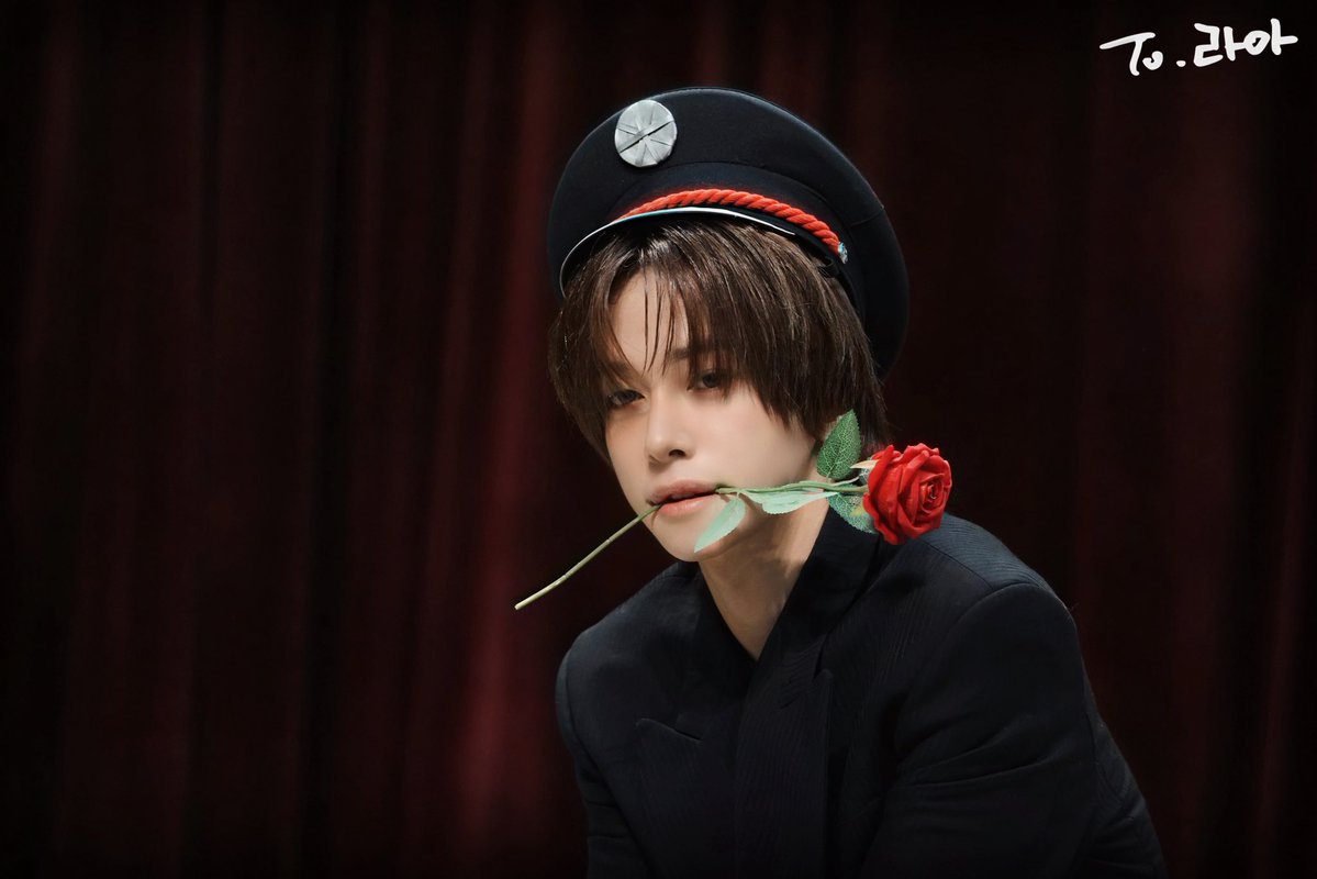라아 tweet media