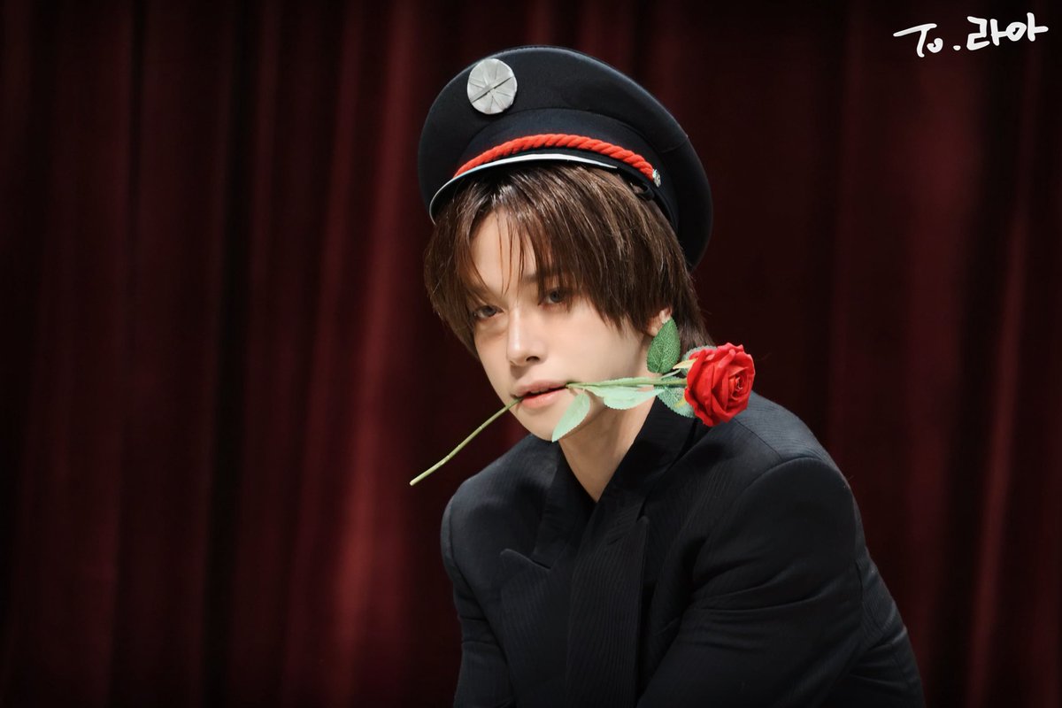 라아 tweet media