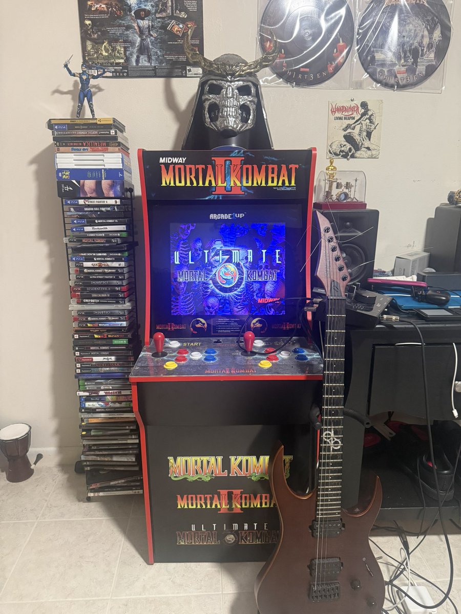 KHRattlehead's tweet photo. Went to the movies yesterday and I had to get my hands on all the @MKMovie merch I could find.
Thanks to my GF being my eyes and making sure I got all of it!
@MortalKombat @DKirtzic @unrooolie
#MKMovie #MKMerch #MortalKombat https://t.co/wVSSE704dC