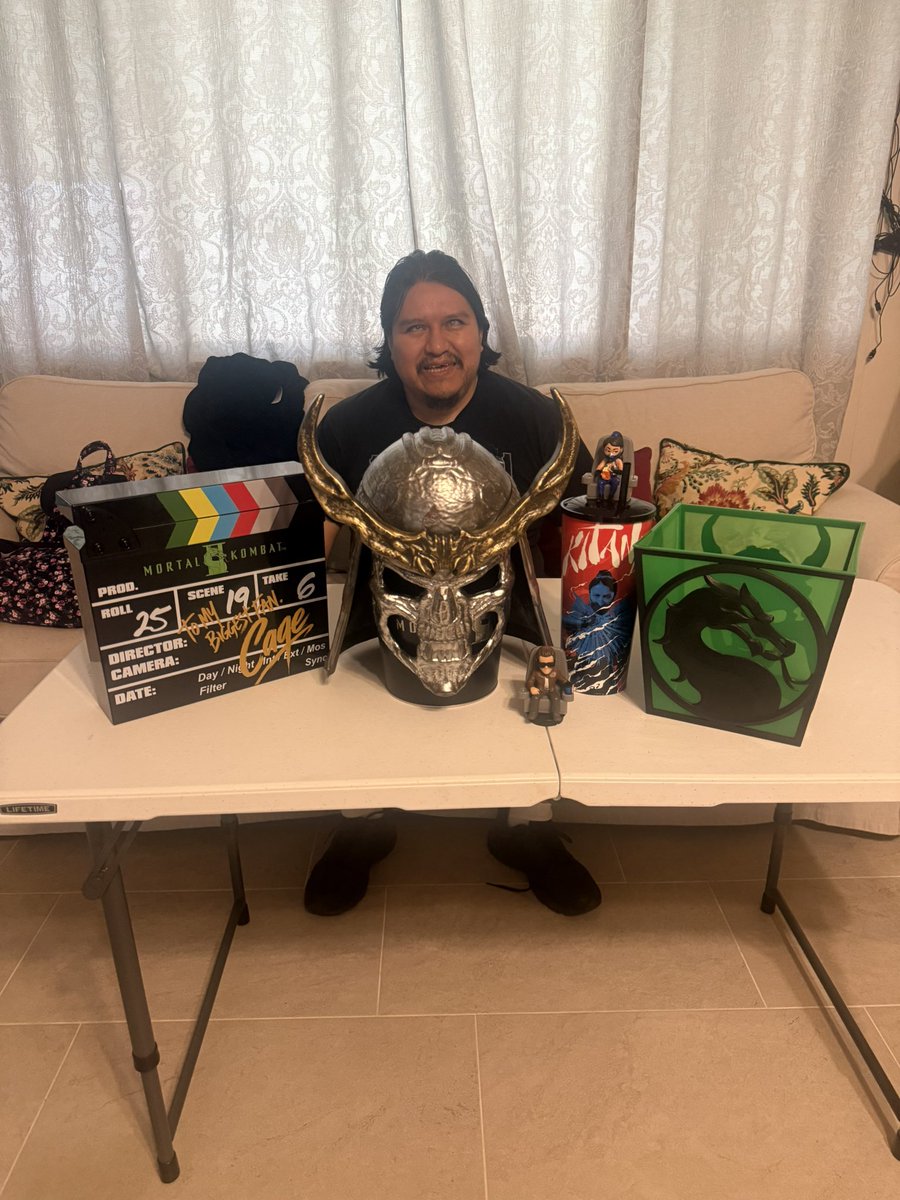 KHRattlehead's tweet photo. Went to the movies yesterday and I had to get my hands on all the @MKMovie merch I could find.
Thanks to my GF being my eyes and making sure I got all of it!
@MortalKombat @DKirtzic @unrooolie
#MKMovie #MKMerch #MortalKombat https://t.co/wVSSE704dC