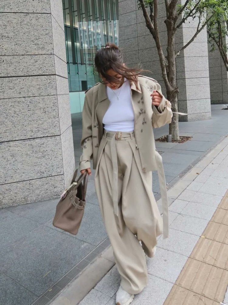 MakeOutfit tweet media