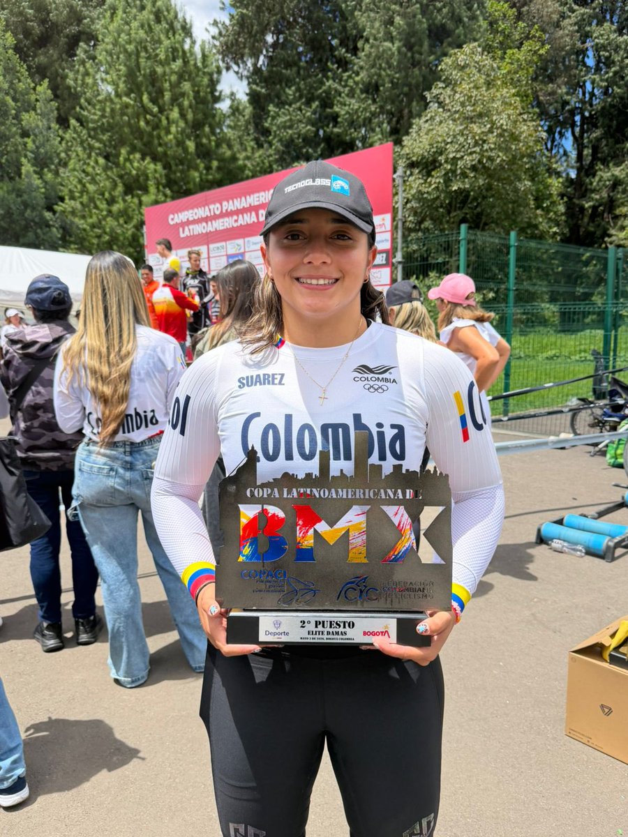 SharidFayad's tweet photo. Finaliza Panamericano y copa latina en Bogotá! Logramos dos medallas 🥉y 🥈 para mi país y equipo de trabajo,  gracias a Dios por su compañía en cada momento, equipo gracias por creer en mí 🙏
@FunTecnoglass @bqtrans1 
@ChrisDaes @antoniojprada 
@SecdeportesBAQ @inder_atlantico https://t.co/R7OsE7THYY
