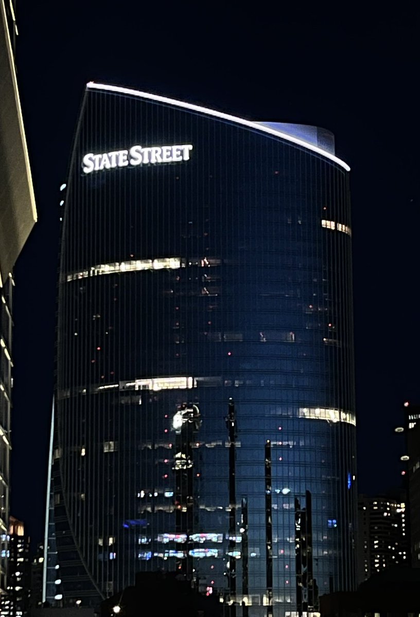 statestcolor's tweet photo. White https://t.co/qgcQOPVDPb