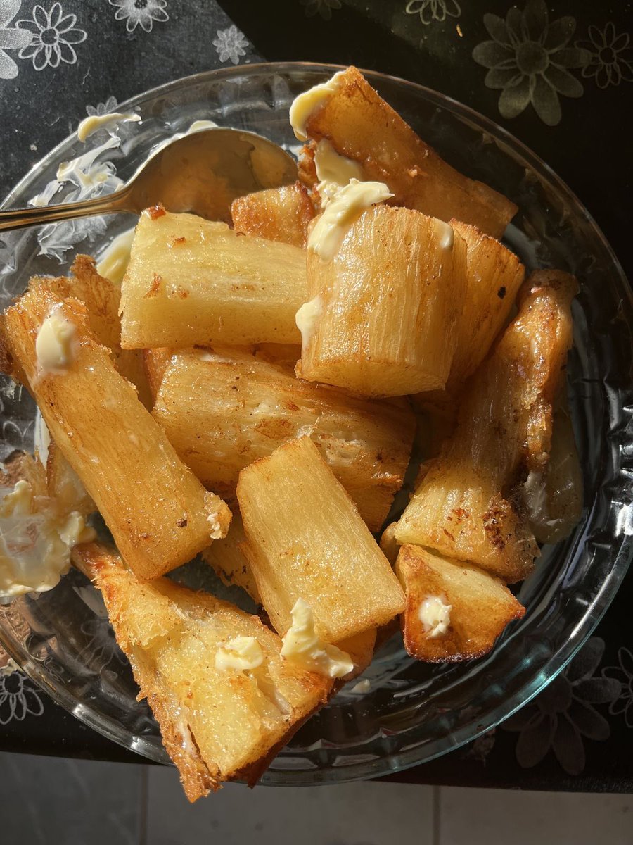 mandioca frita com manteiga