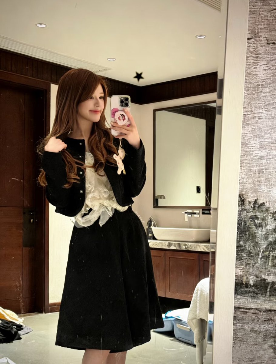 zhao lusi pics tweet media