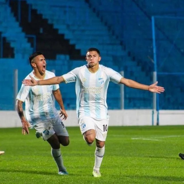 Traguen el veneno
acepten la injusticia
que al final
todo se equilibra.