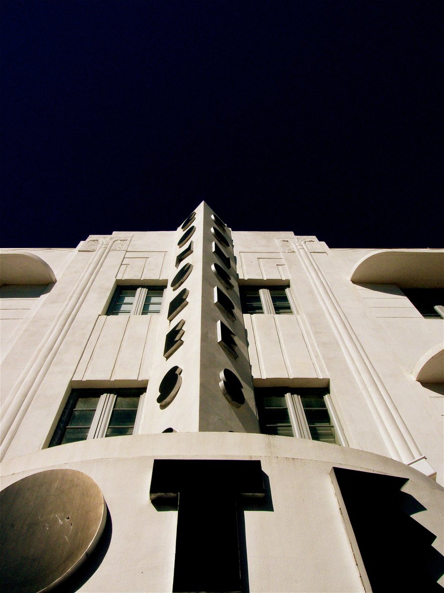 ArtByPemPhoto's tweet image. Art Deco
patrickpemberton.level.press/s/art-deco
#photography #PhotographyIsArt #prints #framedprints #ArtDeco #architecture #southbeach #miami