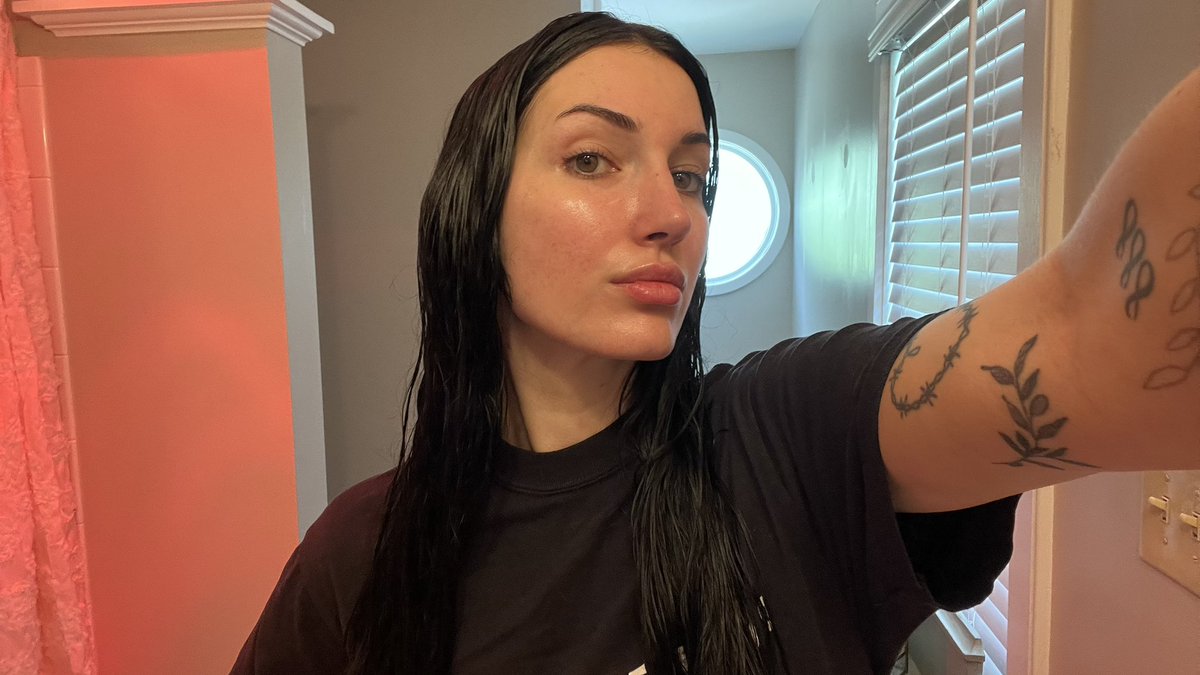 Cassi tweet media