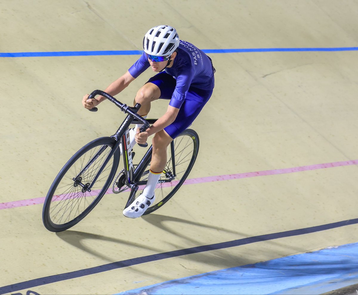 indeselsalvador's tweet image. #Ciclismo 🚴‍♂️ | En el velódromo del Complejo Deportivo El Polvorín se desarrolla el Campeonato Nacional de Pista, evento que define a los campeones nacionales en las distintas categorías.

La jornada reúne a 15 ciclistas en las categorías infantil, precadete, cadete, juvenil y