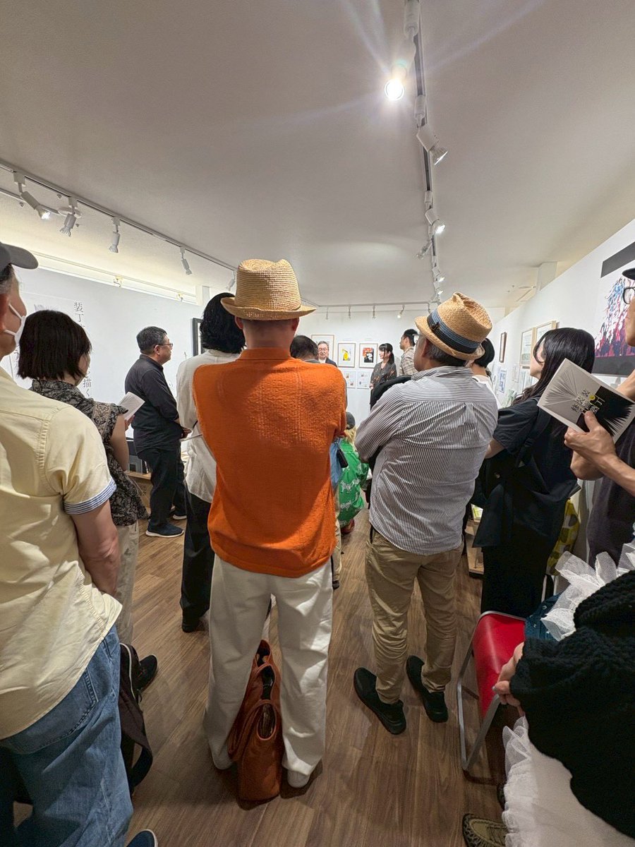 MIYAGAWA1026's tweet photo. 装丁・装画塾修了展st1終了しました。
ご来場いただいた皆様ありがとうございました。今年8月開講の受講生を募集中です。どんな内容なのか興味のある方はメッセージや下記メールアドレスまでお問合せください。見学も随時受け付けています。
miyaga@sj8.so-net.ne.jp https://t.co/gPZqNZisL0