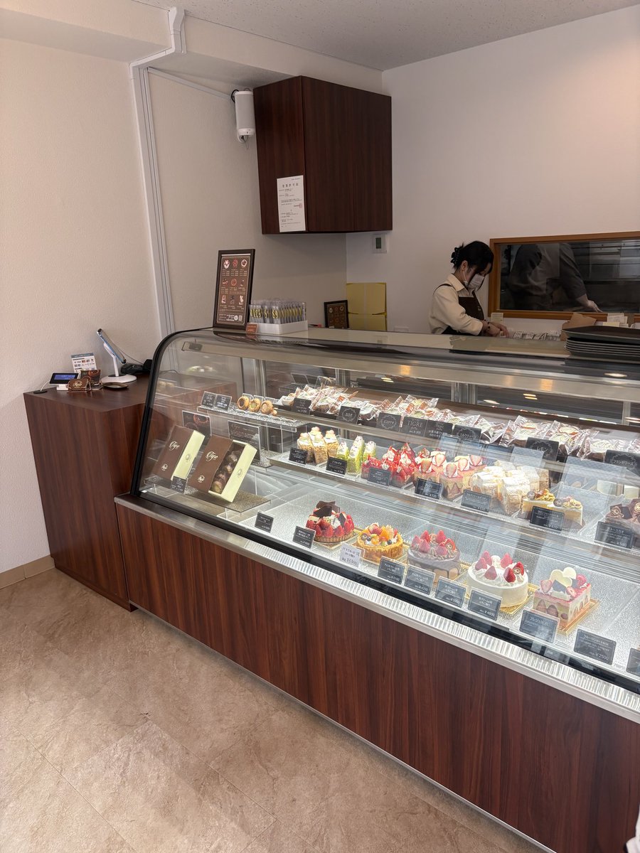 fPI6dfdasL1BQXH's tweet photo. パティスリーMARO
沖縄県浦添市城間４丁目１８−２

アカヒロで活躍していた方が独立したケーキ屋さん。本格ケーキが浦添で食べられるのは幸せ。 https://t.co/5JEnfRpJLl