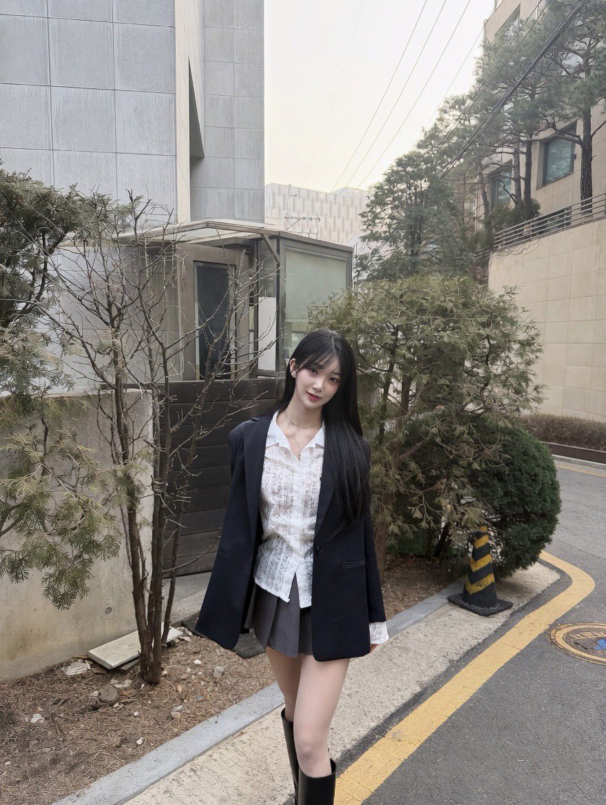 steelfrontier's tweet photo. Thứ Hai mà vẫn dễ thương thế này được không? 🥹
Đi học thôi nào~ 
#CuteMonday https://t.co/1SDQUTuJbc