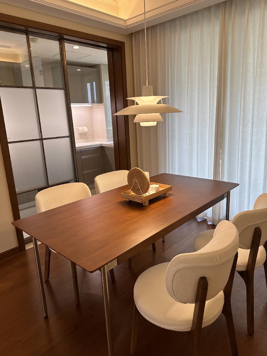 OpenaLamp's tweet image. True luxury is the art of light and shadow. The White PH5 hides the bulb perfectly, casting only the softest glow. A masterclass in glare-free lighting for any modern space. #LightingDesign #Architecture #ModernInterior #HomeStyle #PH5
