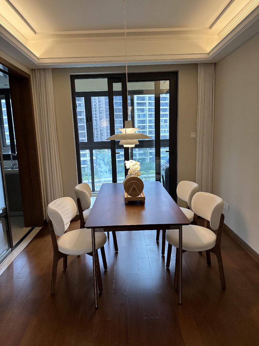 OpenaLamp's tweet image. True luxury is the art of light and shadow. The White PH5 hides the bulb perfectly, casting only the softest glow. A masterclass in glare-free lighting for any modern space. #LightingDesign #Architecture #ModernInterior #HomeStyle #PH5