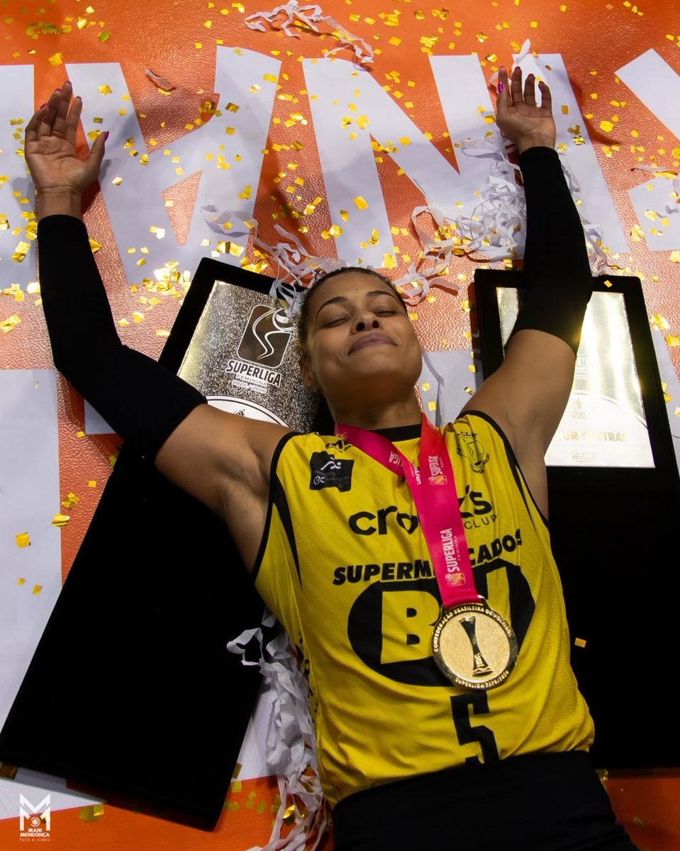 lua TRI CAMPEÃ tweet media