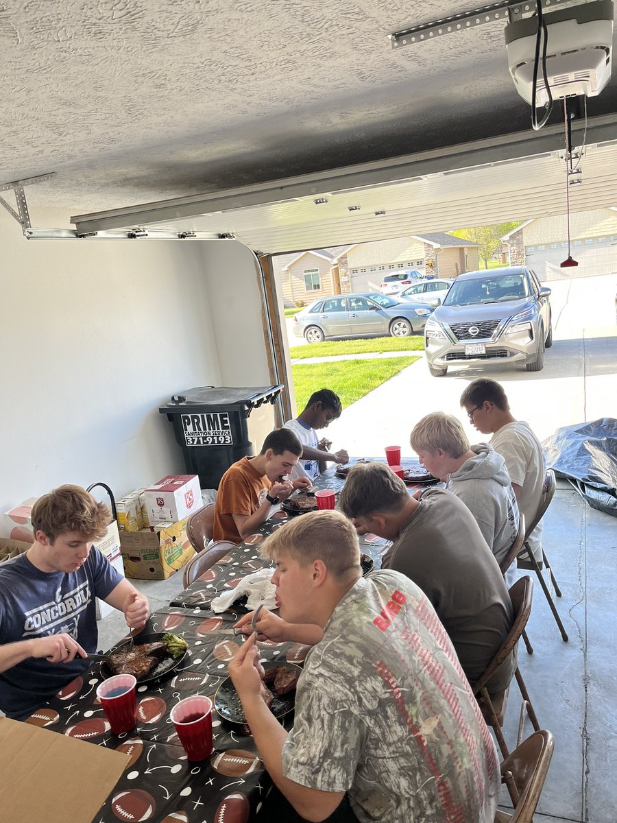LHNEs_c's tweet photo. We were finally able to celebrate our 2025 Summer Weight Training Champions! It was a great time to celebrate these young men’s hard work and have some Christian fellowship! Congrats again to the Red Power Rangers! https://t.co/sHAbBVWoNY