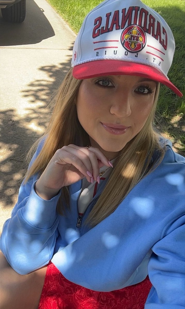 MaggieLJohnson's tweet image. It wasn’t a winner today but it was a damn good weekend! ♥️🩵 #STL