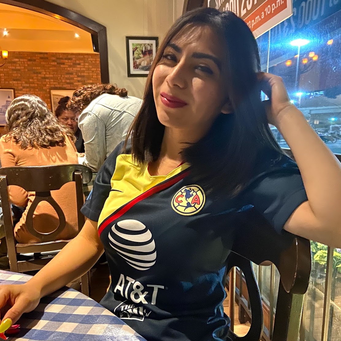 KellyBH_'s tweet photo. Por si tenían la duda 🤭

No se confundan, aún así mi corazón es 90% béisbol, 10% fútbol 🥰 https://t.co/9nouuAHIDS