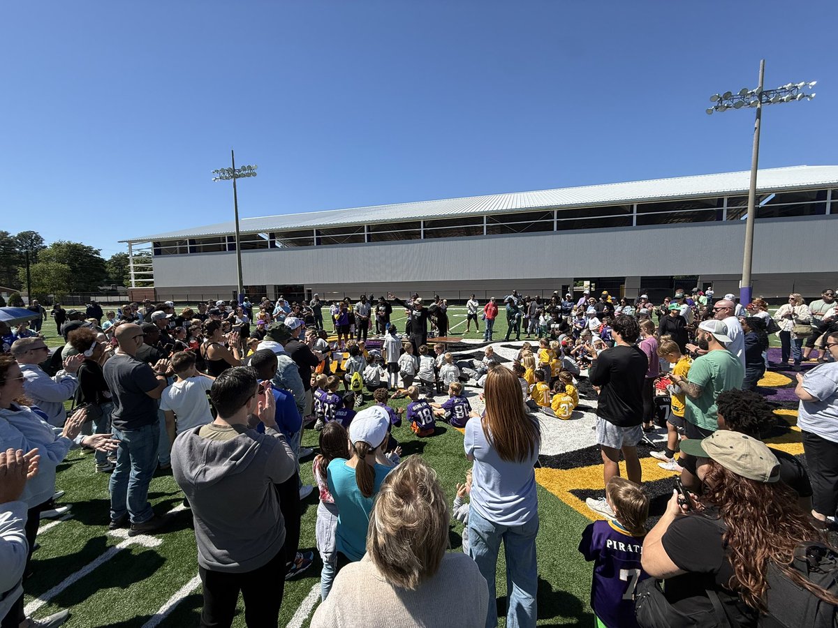 #PackTheJungle🏴‍☠️💍 tweet media