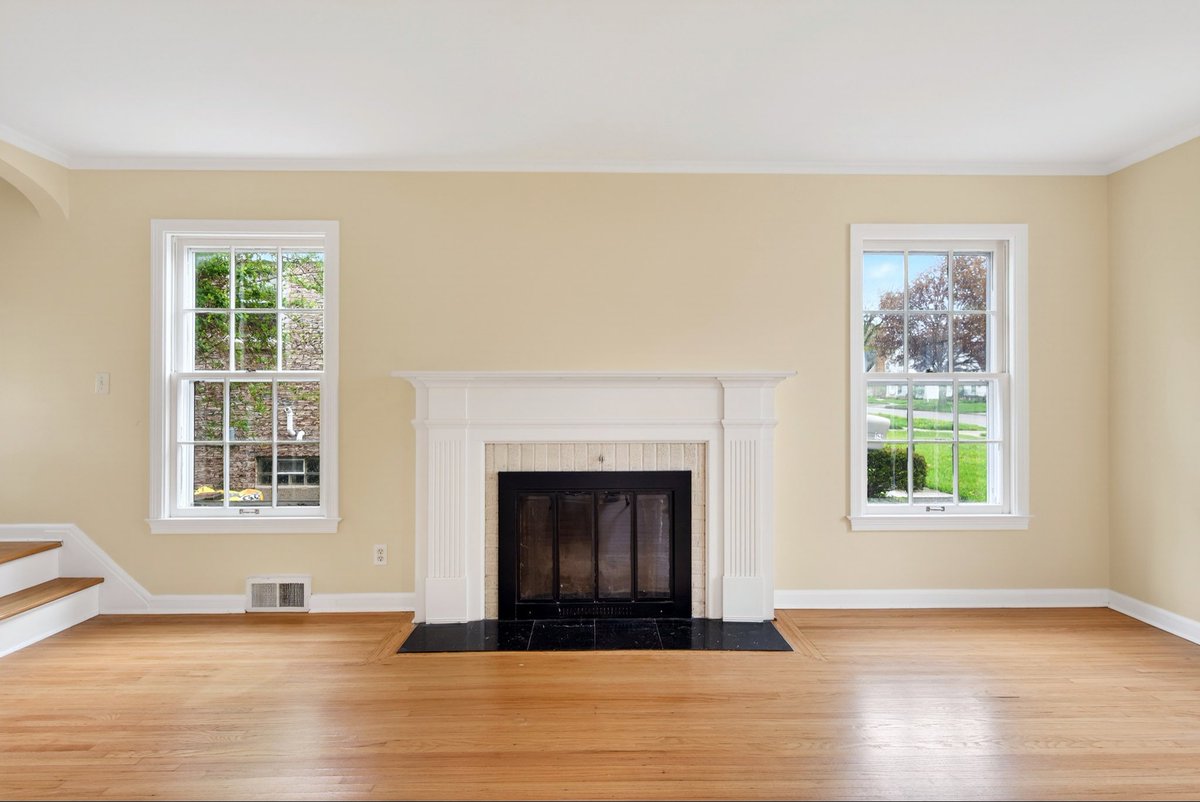 JonPSpitz's tweet photo. Here’s what $225k gets you in Buffalo, NY https://t.co/SUWlmNOhsq https://t.co/5eyGSKiKj6