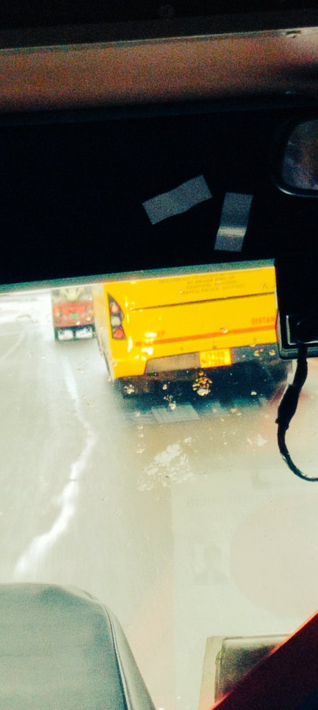 PunitaGupta11's tweet image. #Delhi Traffic Police #Delhi public school R.K. puram one of the school bus (pic is not clear) UP16 ...7004 on I.P.Ext route is violating all the red lights. Children are not safe. Do take timely action.