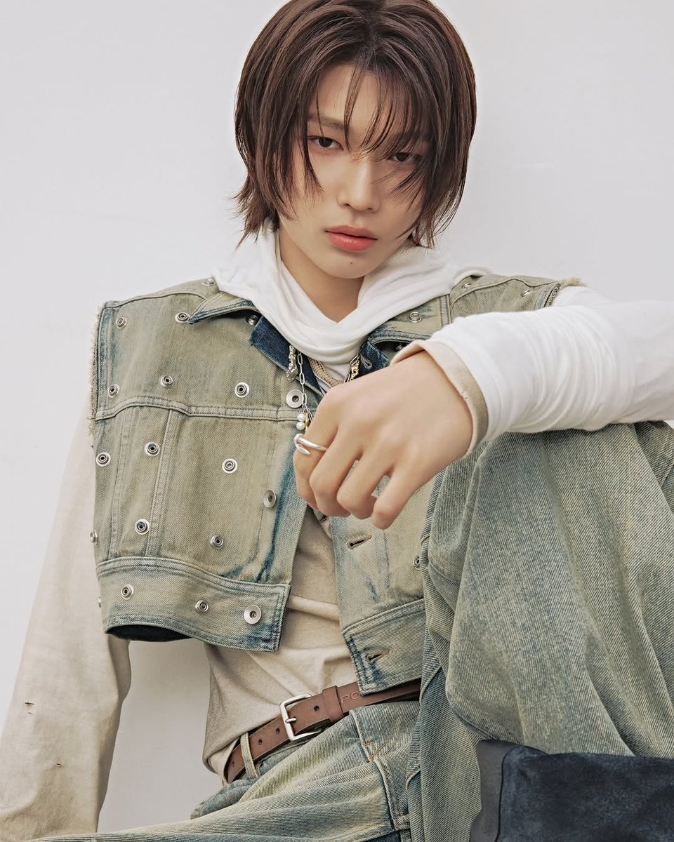 HYUNJIN VIRAL tweet media