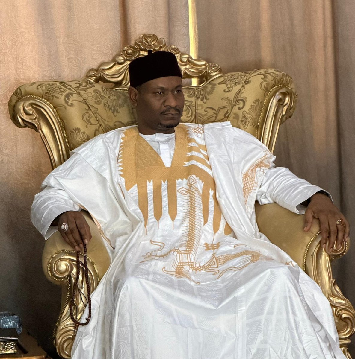 BamaCouncil's tweet photo. His Royal Highness The Shehu of Bama, (Dr.) Umar Kyari Umar El-Kanemi, during today's evening review meeting of the ongoing SNIPDs Vaccination Campaign in Bama LGA, Borno State. @NphcdaNG @UNICEF_Nigeria https://t.co/acJqP0zPGz