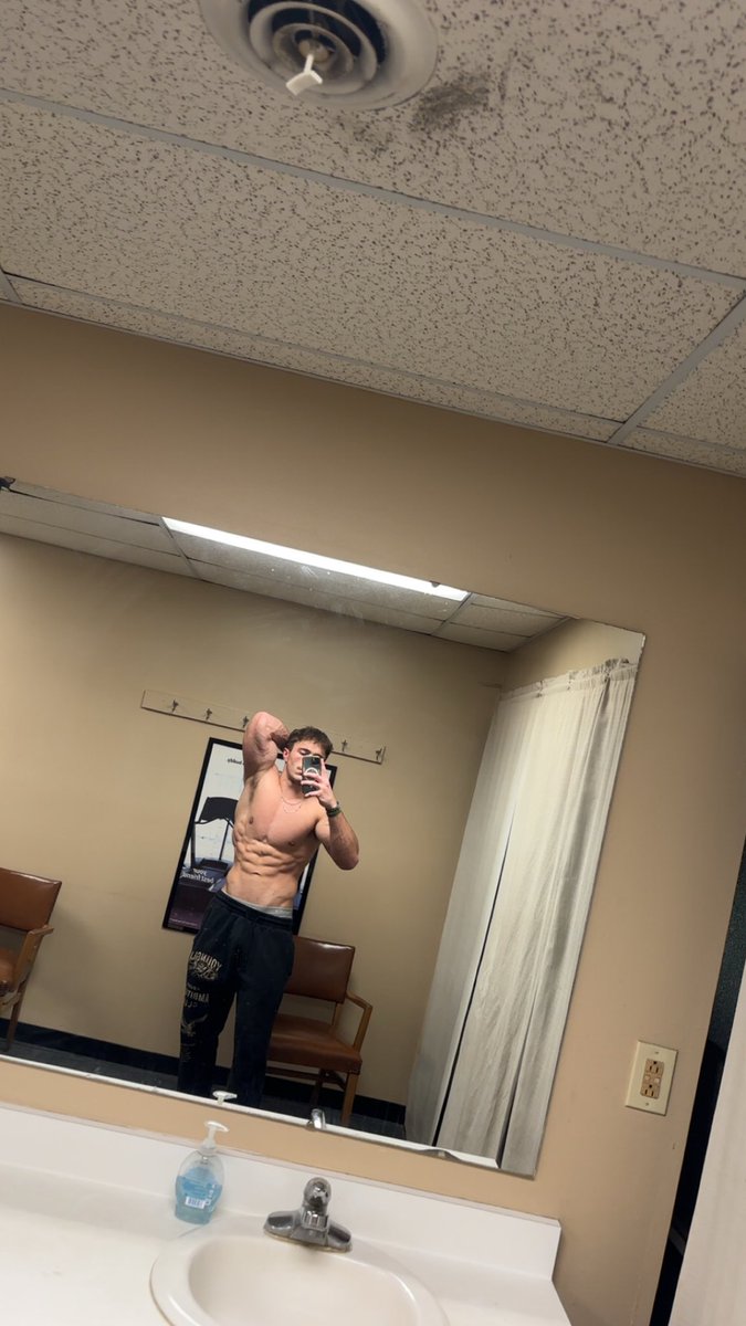 CashGodCade's tweet photo. Daddy is BACKKK!!! Hit my messages for customs and drains and lives!!! https://t.co/BmRlRlLEW4